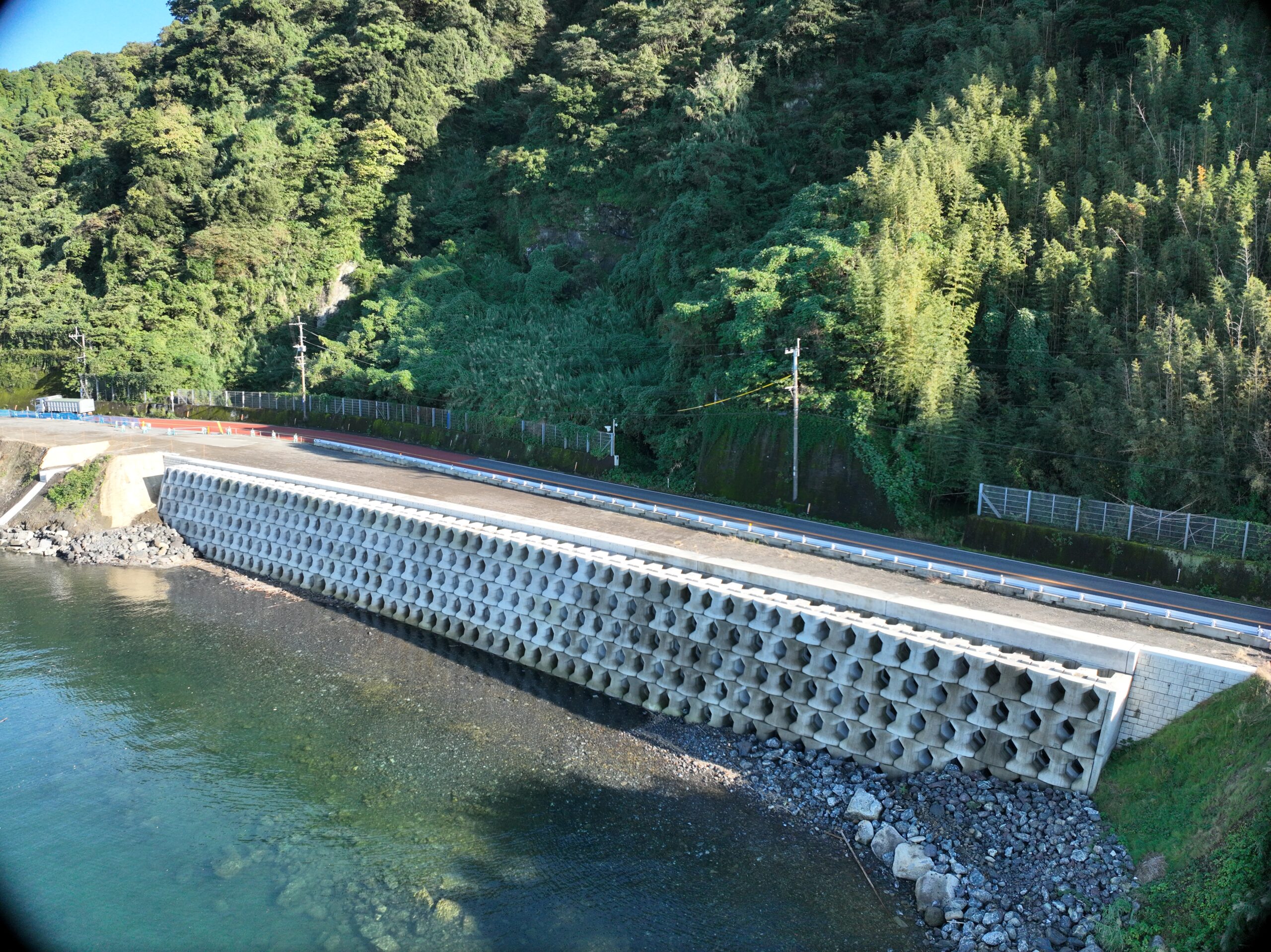 鹿児島220号牛根境防災（1工区）護岸工事 | 株式会社上津建設